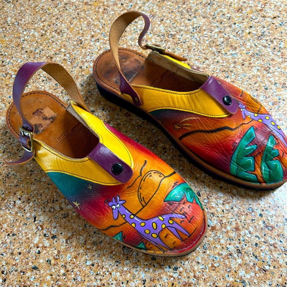 Those Shoes. Southwest style. Ankle strap. Size 9 - Picture 3 of 6